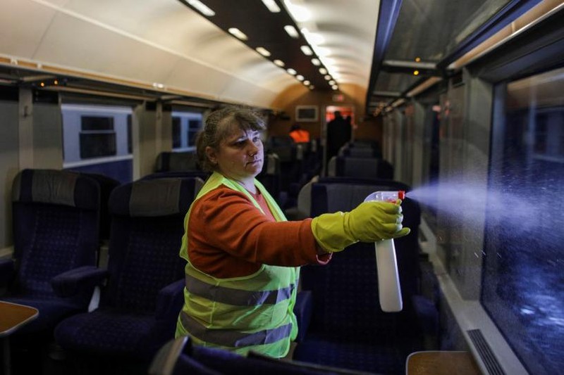 dich covid-19: romania ap dat lenh gioi nghiem tren toan quoc hinh 1