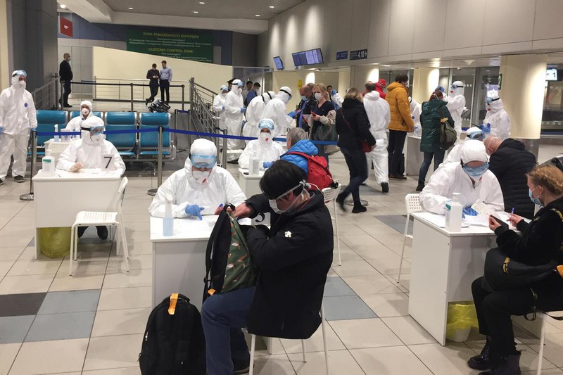 so nguoi nhiem virus sars-cov-2 o nga da tang len hon 1.000 hinh 1