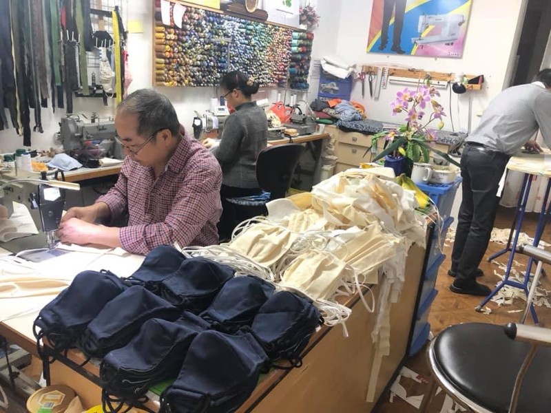 phong trao may tang khau trang phong covid-19 cua nguoi viet tai duc hinh 2