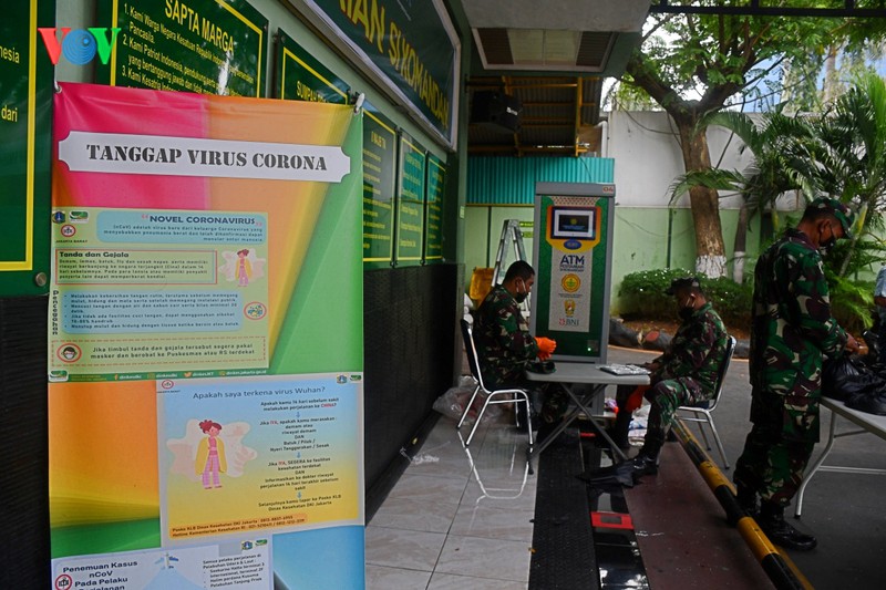 can canh cac "atm gao cua nguoi chi huy" ho tro covid-19 o indonesia hinh 8
