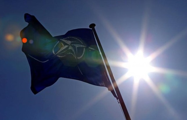 hiep uoc bau troi mo: nato hop tac voi nga bat chap my loi keo hinh 1