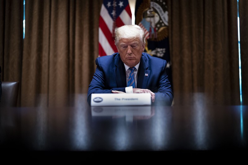 nguoi my tin tuong cac thong doc hon trump o kha nang xu ly covid-19 hinh 1