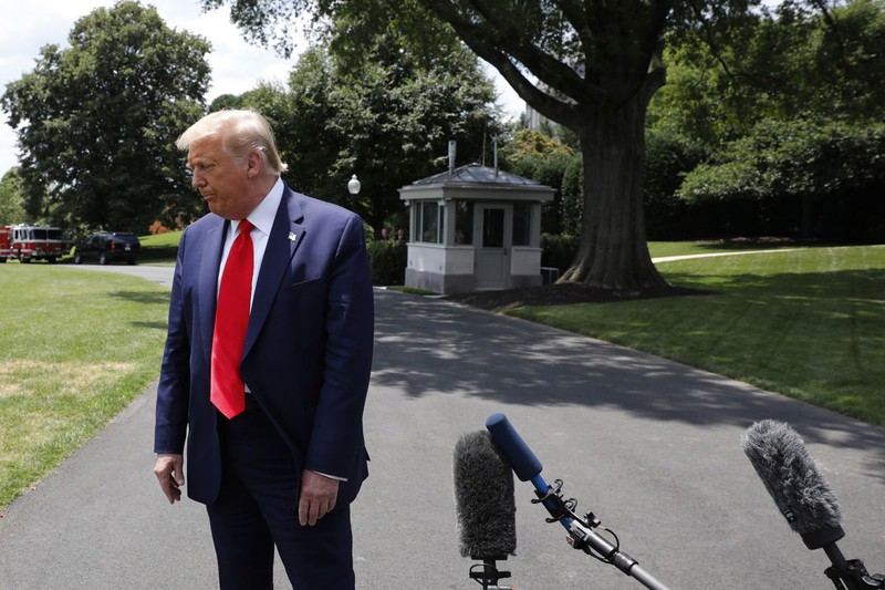 ong trump lan dau tien bi ong biden dan truoc o linh vuc kinh te hinh 1