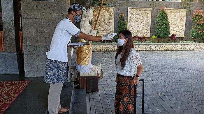 indonesia khong mo cua cho khach nuoc ngoai toi khi co vaccine covid-19 hinh 1