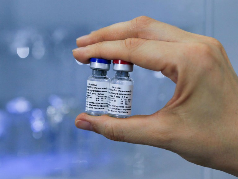nga: phan ung tieu cuc cua phuong tay voi vaccine sputnik v la de doan hinh 1