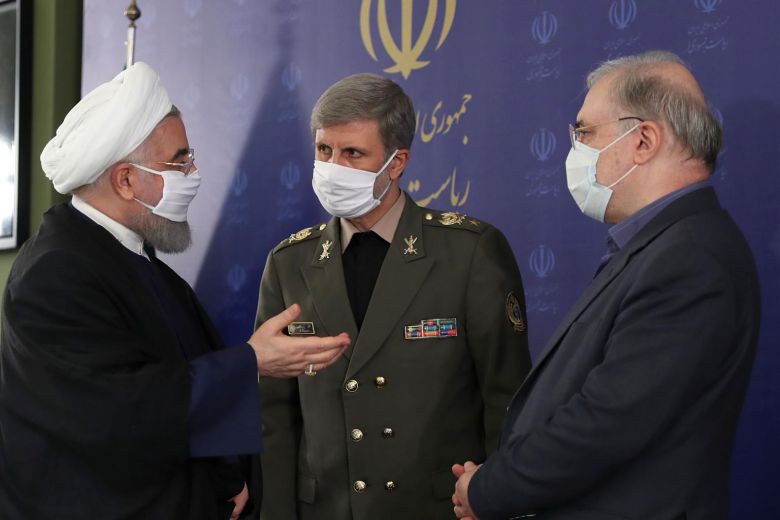 bat chap de doa cua my, iran tiet lo ten lua moi tam ban hon 1.000 km hinh 1