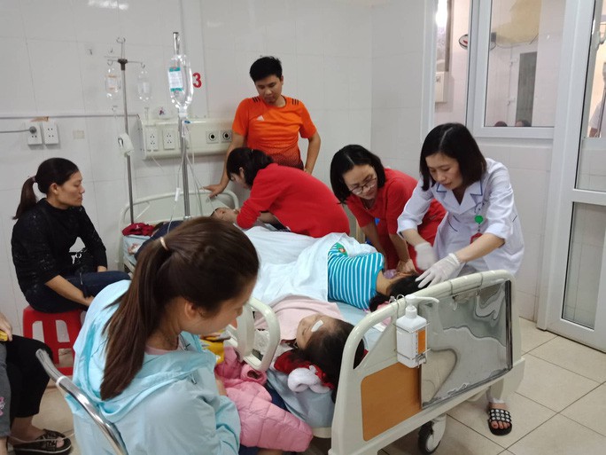 hon 130 benh nhi nghi bi ngo doc tai thanh hoa da xuat vien hinh 1