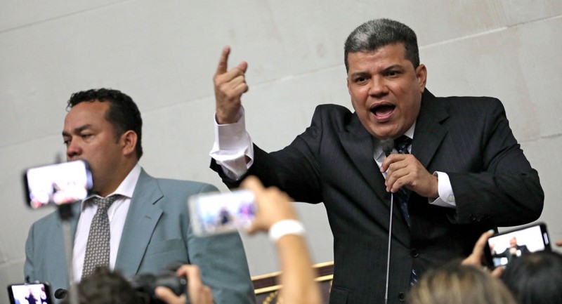 nghi si luis parra duoc bau lam chu tich quoc hoi venezuela hinh 1