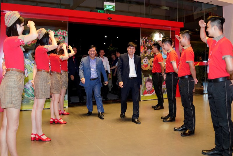 hoc vien hang khong vietjet gay an tuong voi cuc truong cuc hang khong hinh 1