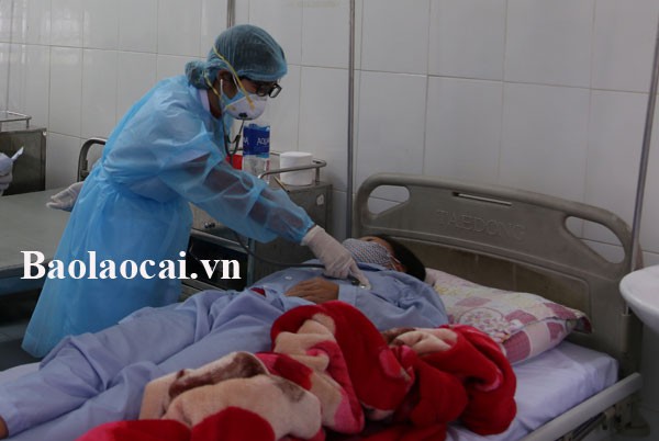 them mot nguoi viet bi sot tu trung quoc ve qua cua khau lao cai hinh 1