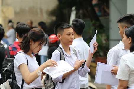 ha noi dang cho huong dan de dieu chinh lich thi lop 10 hinh 1