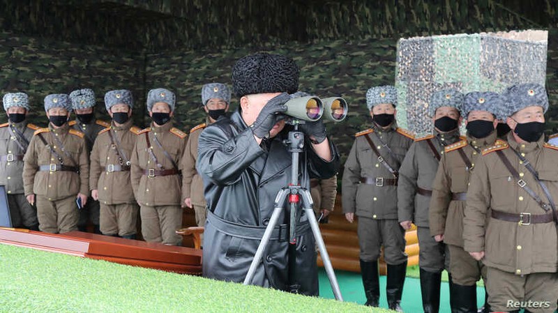 chu tich kim jong-un giam sat vu phong ten lua moi nhat cua trieu tien hinh 1