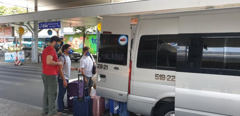tan son nhat vang ngat sau khi dung cap thi thuc cho nguoi nuoc ngoai hinh 9