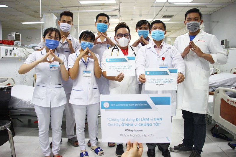 anh: cac y bac si khich le tinh than chong dich covid-19 tren ca nuoc hinh 7