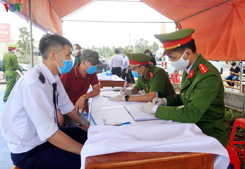 hai phong tam giu 1 nguoi chong doi khi duoc yeu cau do than nhiet hinh 1