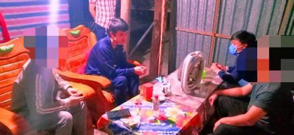 cau am, co chieu ha tinh mo tiec ma tuy giua mua dich covid-19 hinh 1