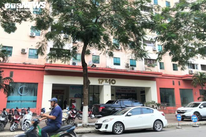 hang xom noi ve ke vac sung ra ban cong ban nguoi di duong tieu khien hinh 2