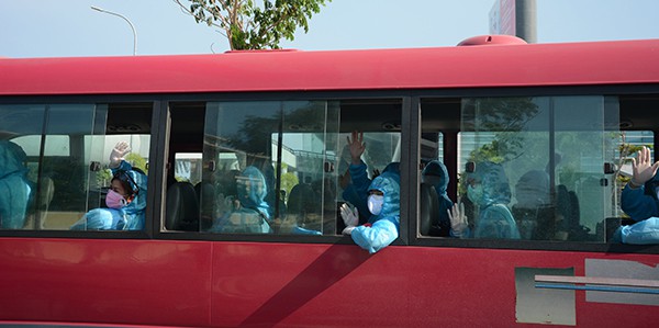 202 nguoi tro ve tu tay ban nha va duc am tinh voi virus sars-cov-2 hinh 1