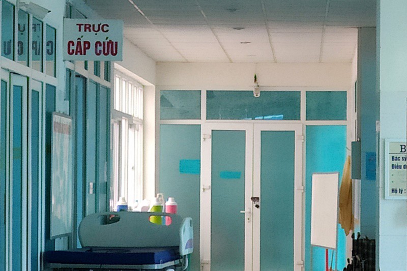 treo cot dien cao the bat chim, mot hoc sinh bi dien giat nguy kich hinh 1