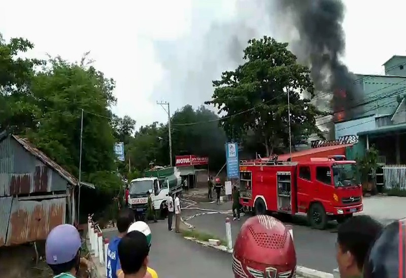 chay cay xang lam 3 nguoi thuong vong hinh 1