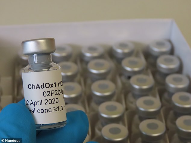 anh cong bo dot pha trong thu nghiem vaccine covid-19 tren lon hinh 1