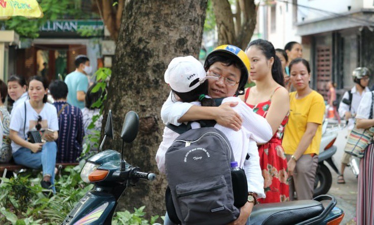 nhung cai om gui gam ngan loi dong vien con thi tot vao lop 10 hinh 12