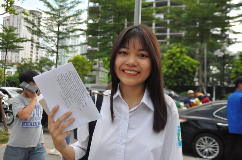 thi sinh tu tin dat 9 diem thi tieng anh vao lop 10 thpt tai ha noi hinh 3