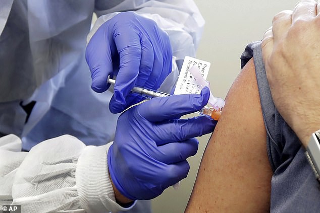 cac nha khoa hoc tu tin se co vaccine covid-19 vao thang 9 hinh 1