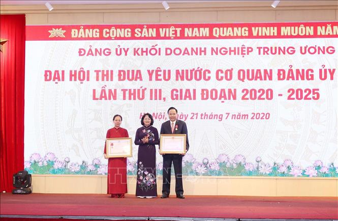 pho chu tich nuoc: chu trong viec "khen" gan lien voi "thuong"  hop ly hinh 1