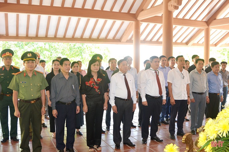 ha tinh dam bao khong con gia dinh chinh sach thuoc dien ngheo  hinh 2