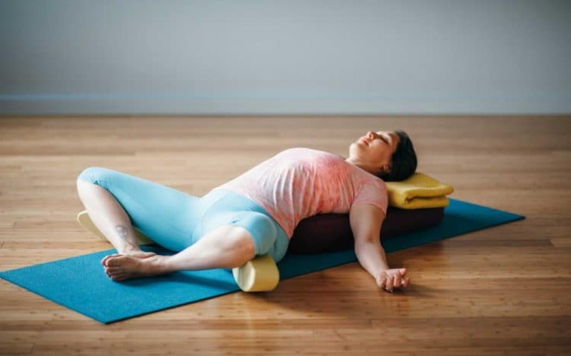9 bai tap yoga tot cho tu cung hinh 6
