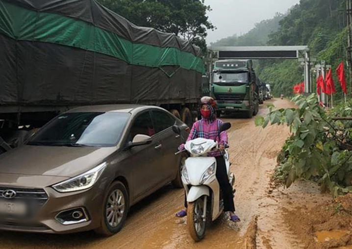 thong xe tam thoi ql2 doan qua ha giang sau mua lon hinh 1
