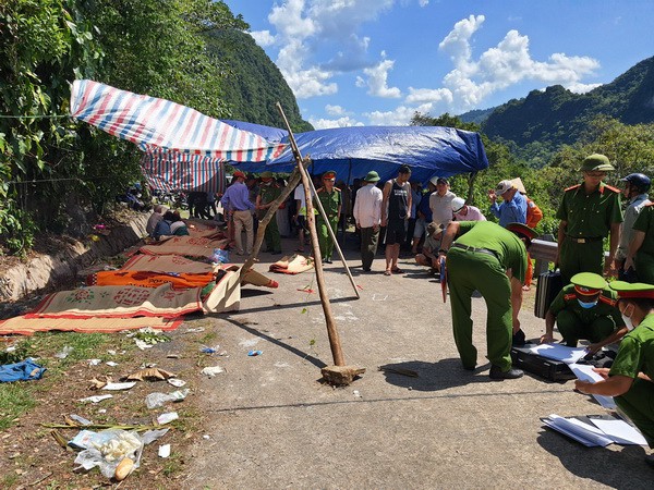 phó thủ tướng thăm các nạn nhân trong vụ tai nạn ở quảng bình hình 2 pho thu tuong tham cac nan nhan trong vu tai nan o quang binh hinh 2
