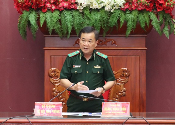 hon 4.000 nguoi xuat nhap canh trai phep bi bat giu trong 2 thang qua hinh 2