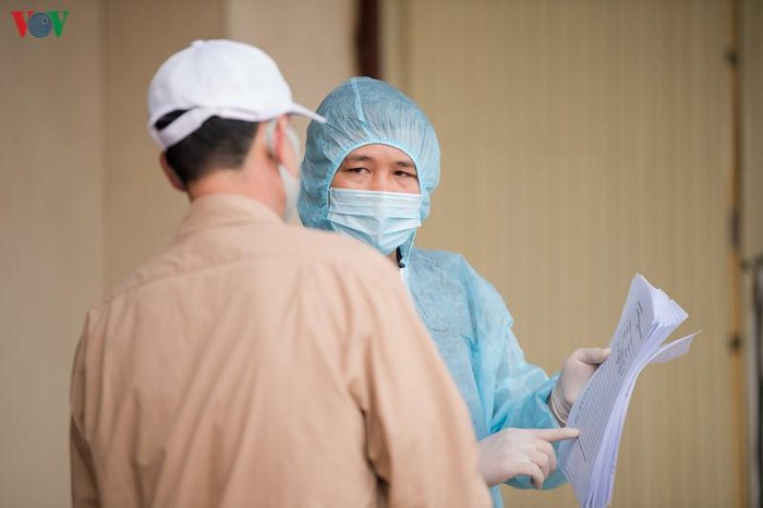 bo y te de nghi ha noi, tphcm, quang nam tang toc truy vet chong covid-19 hinh 1