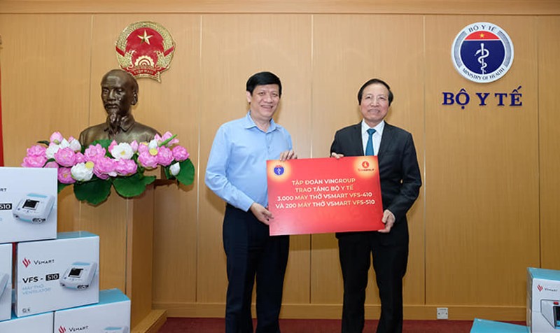 bo y te tiep nhan 1.500 may tho "made in viet nam" cua vingroup ho tro hinh 1