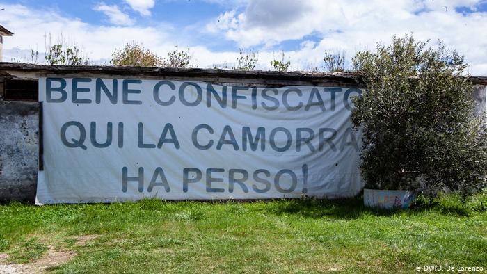 italy: nguy co mafia troi day tu dai dich covid-19 hinh 1