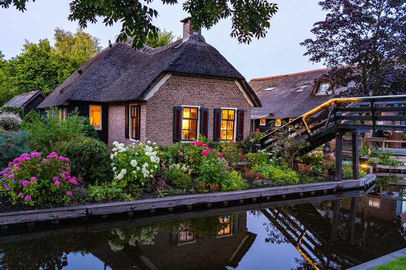 ve dep dac sac cua ngoi lang "co tich" giethoorn giua dich covid-19 hinh 13
