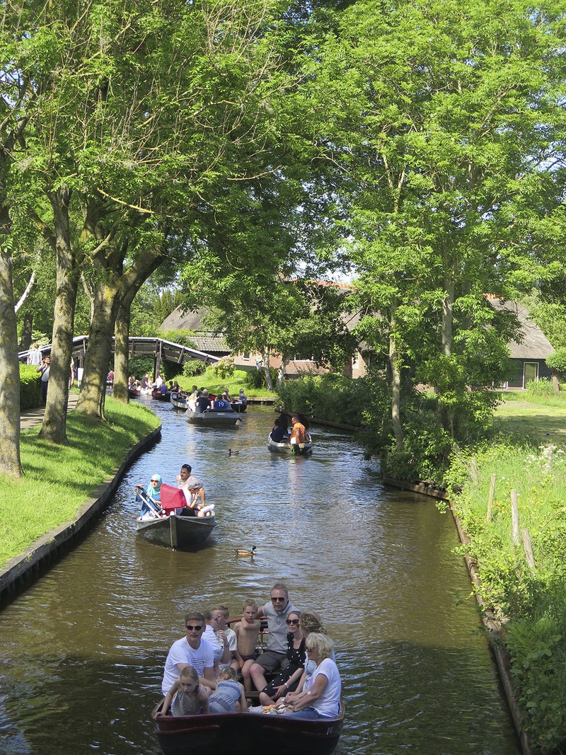 ve dep dac sac cua ngoi lang "co tich" giethoorn giua dich covid-19 hinh 7