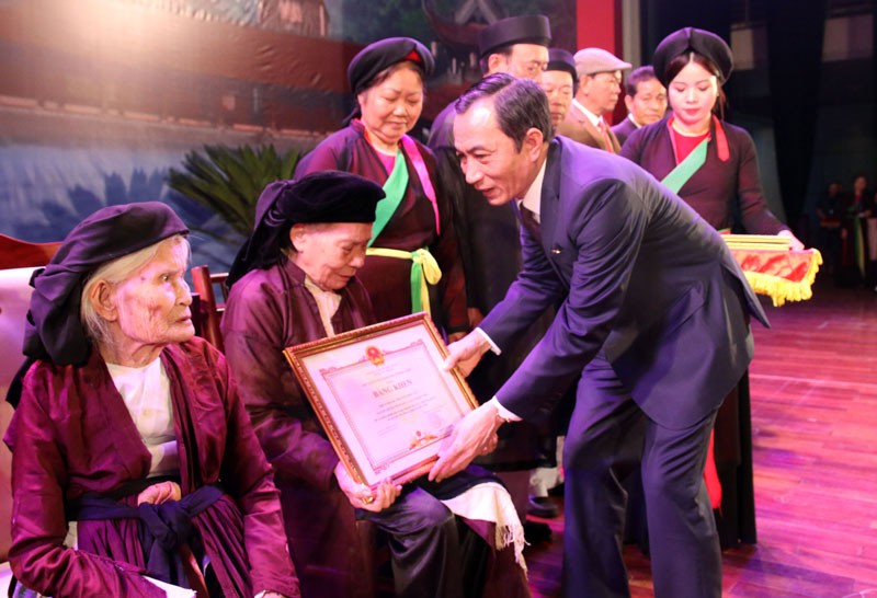 10 nam duoc unesco vinh danh: quan ho khoac tam ao moi  hinh 3