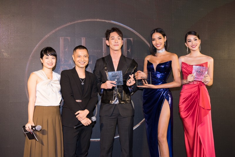 tieu vy dien dam xe cao, nhan giai "guong mat hoan hao nhat nam" hinh 11
