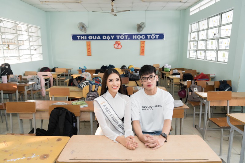 a hau kim duyen phu gia dinh ban com, xuc dong gap lai nguoi than ngay tro ve hinh 14