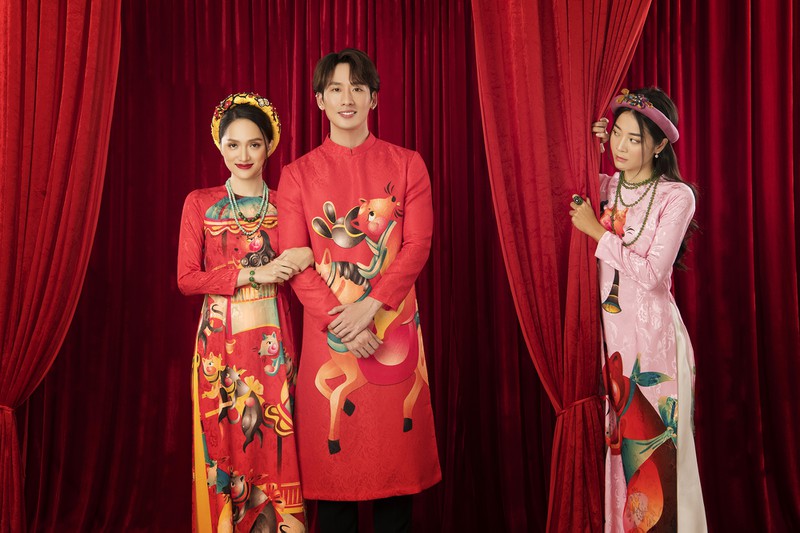 hoa hau huong giang chuc tet khan gia bang bo anh ao dai ruc ro hinh 5