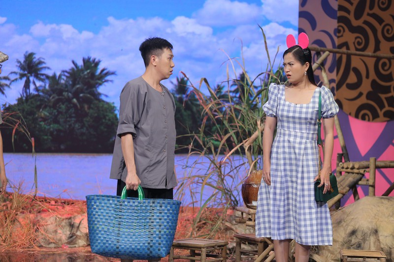 chuyen showbiz: vo chong khanh thi than tho vi het tien truoc ngay tet hinh 4