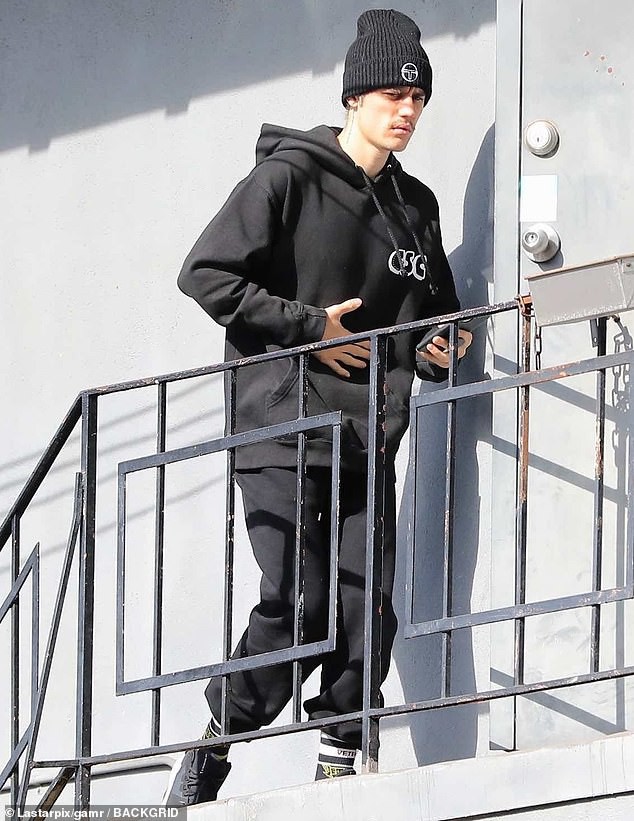 justin bieber nhan nho di tap vu dao sau khi xac nhan mac benh lyme hinh 1