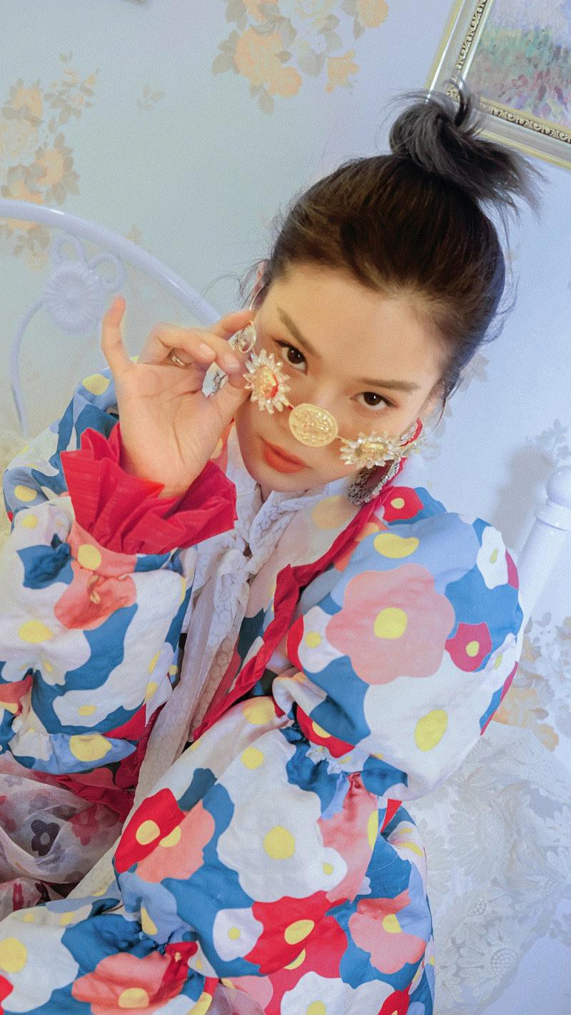 hoang yen chibi: ‘2019 la nam tuoi nhung toi lam viec rat tao bao’ hinh 1