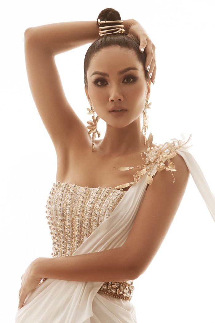 chuyen showbiz: cuong do la tang vo nhan kim cuong "khung" dau nam moi hinh 6