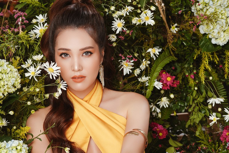 a hau thuy van dien dam goi cam, khoe vong mot lap lo dip dau nam  hinh 5