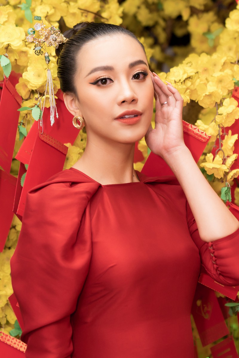 hoa hau khanh van, a hau kim duyen rang ro ngay lam viec dau nam hinh 8