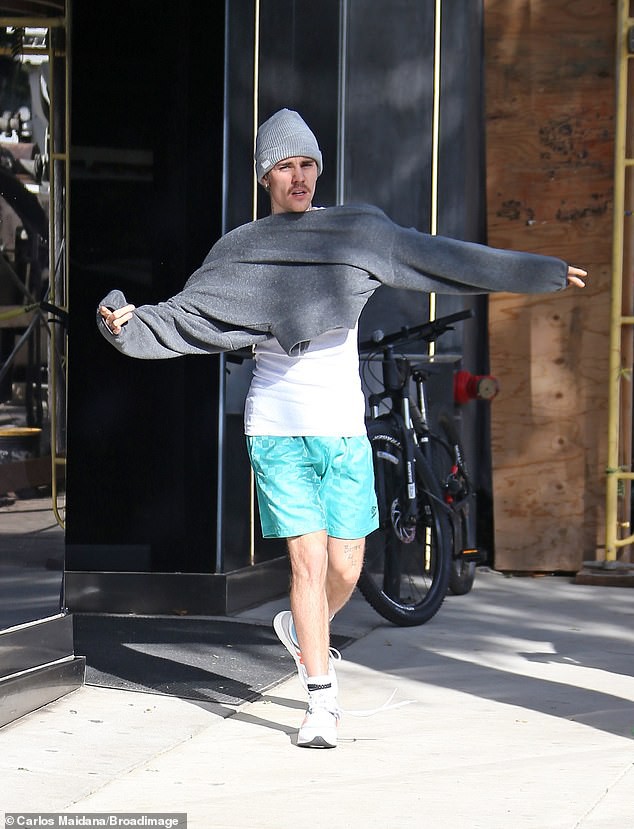justin bieber mac do "qua kho", mot minh di dieu tri benh lyme o my hinh 8